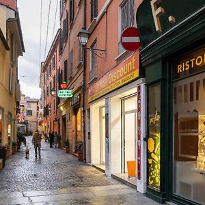Studio Fusari A Piazza Maggiore By Wonderful Italy